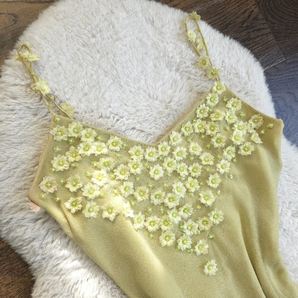Cache Yellow Floral Appliqué Asymmetrical Midi Dress - Picture 3 of 10